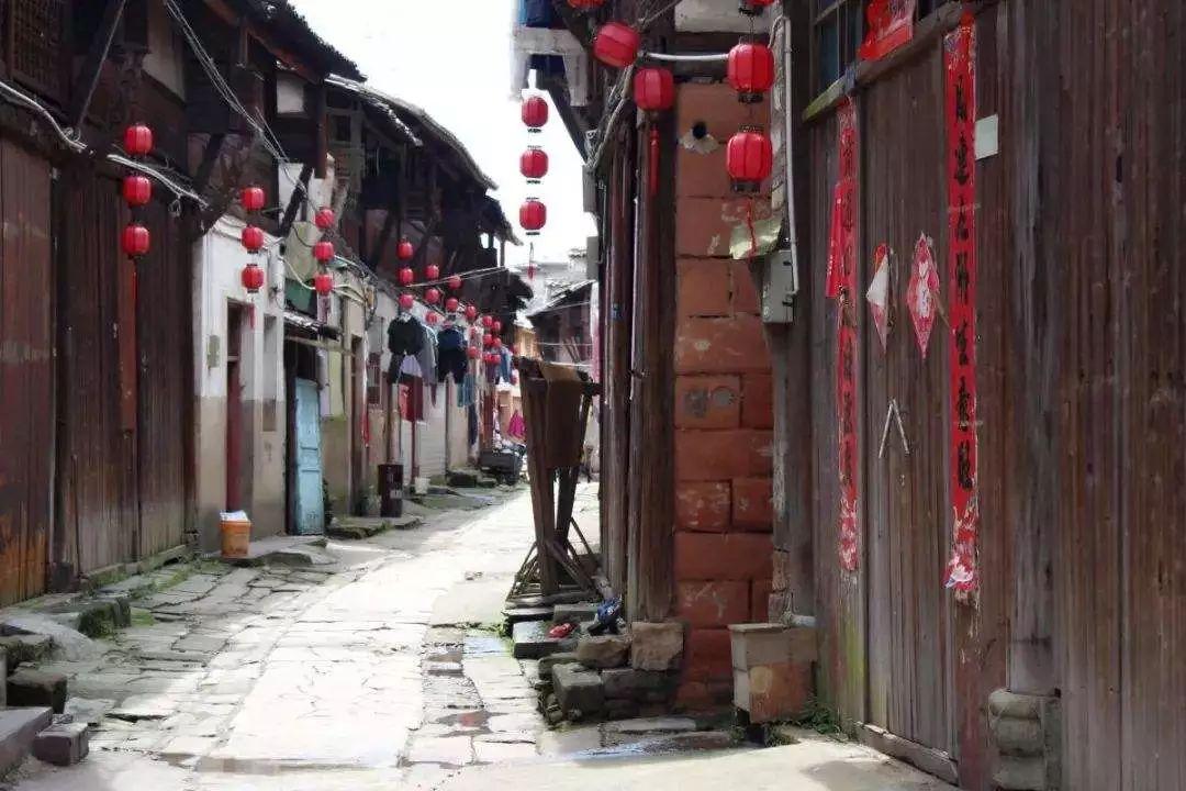 逃出上锁的现代房间2